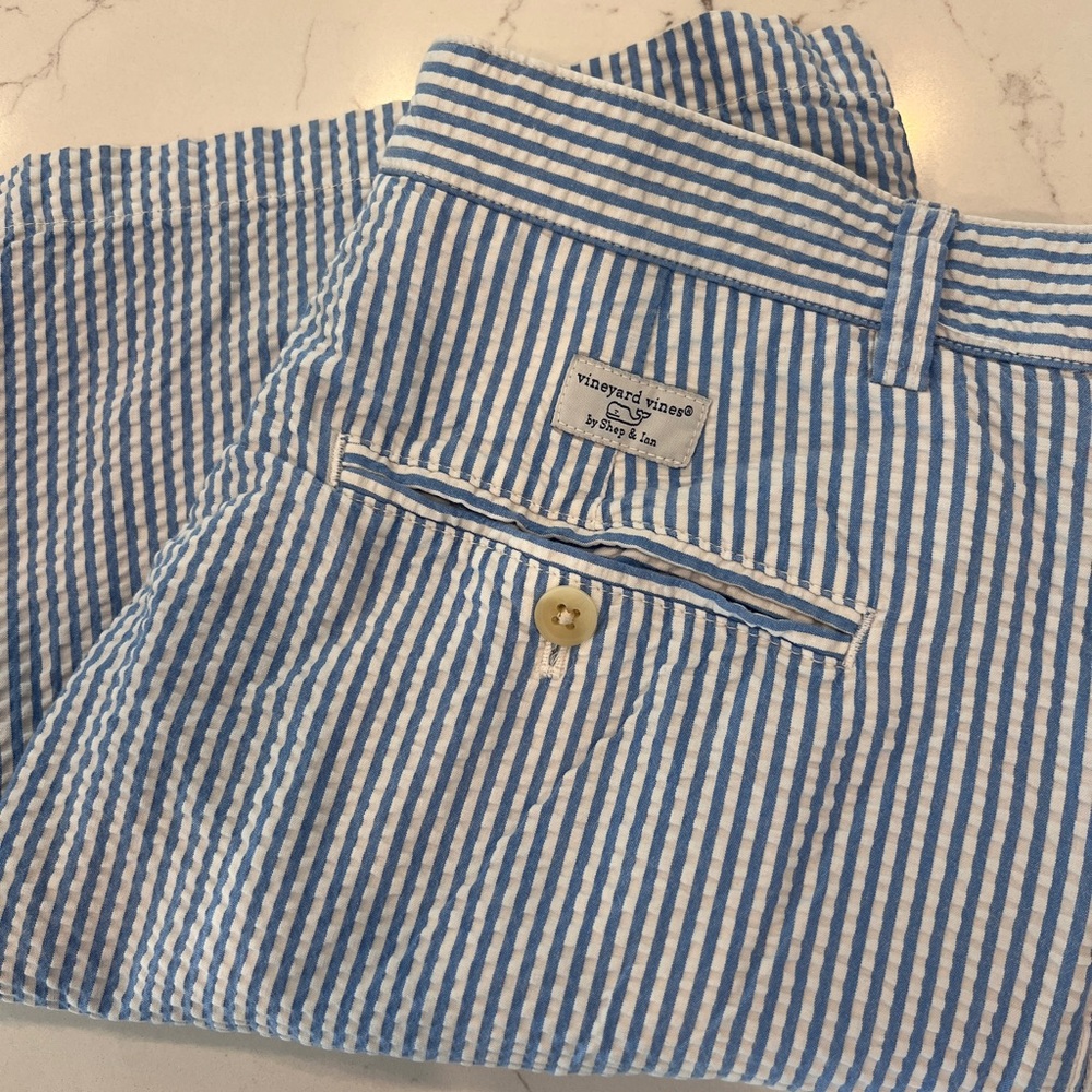 Vineyard Vines Whale Print Shorts in Blue and White